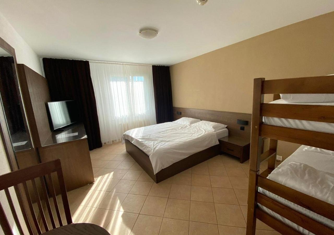 Motel Des Fleurs Servion Kültér fotó