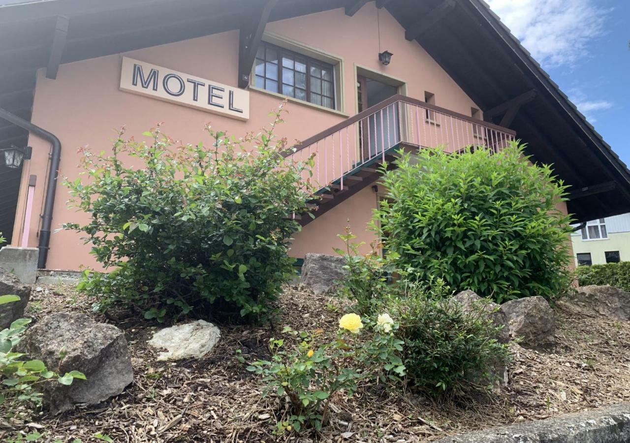 Motel Des Fleurs Servion Kültér fotó