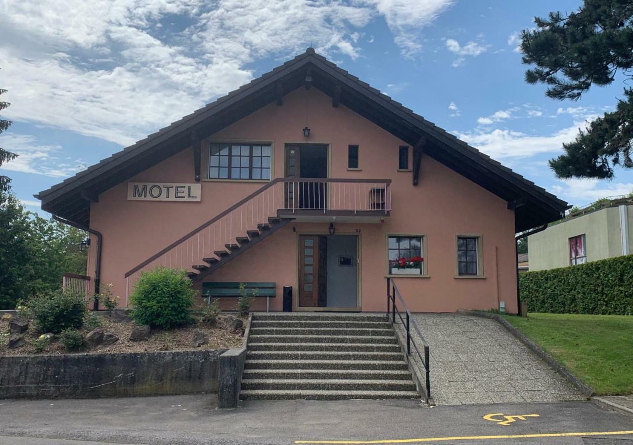 Motel Des Fleurs Servion Kültér fotó